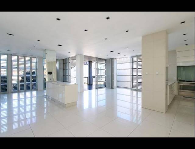 2 BEDROOM APARTMENT FOR SALE IN CAPE TOWN CITY CENTRE